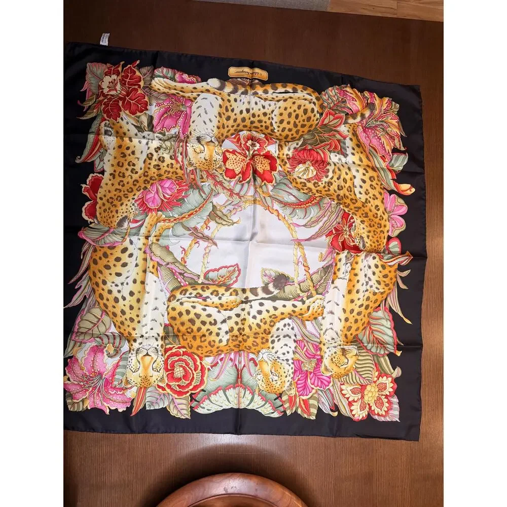 Vintage Salvatore Ferragamo Silk Scarf Cheetah Floral Black Border Made in Italy - Picture 14 of 15